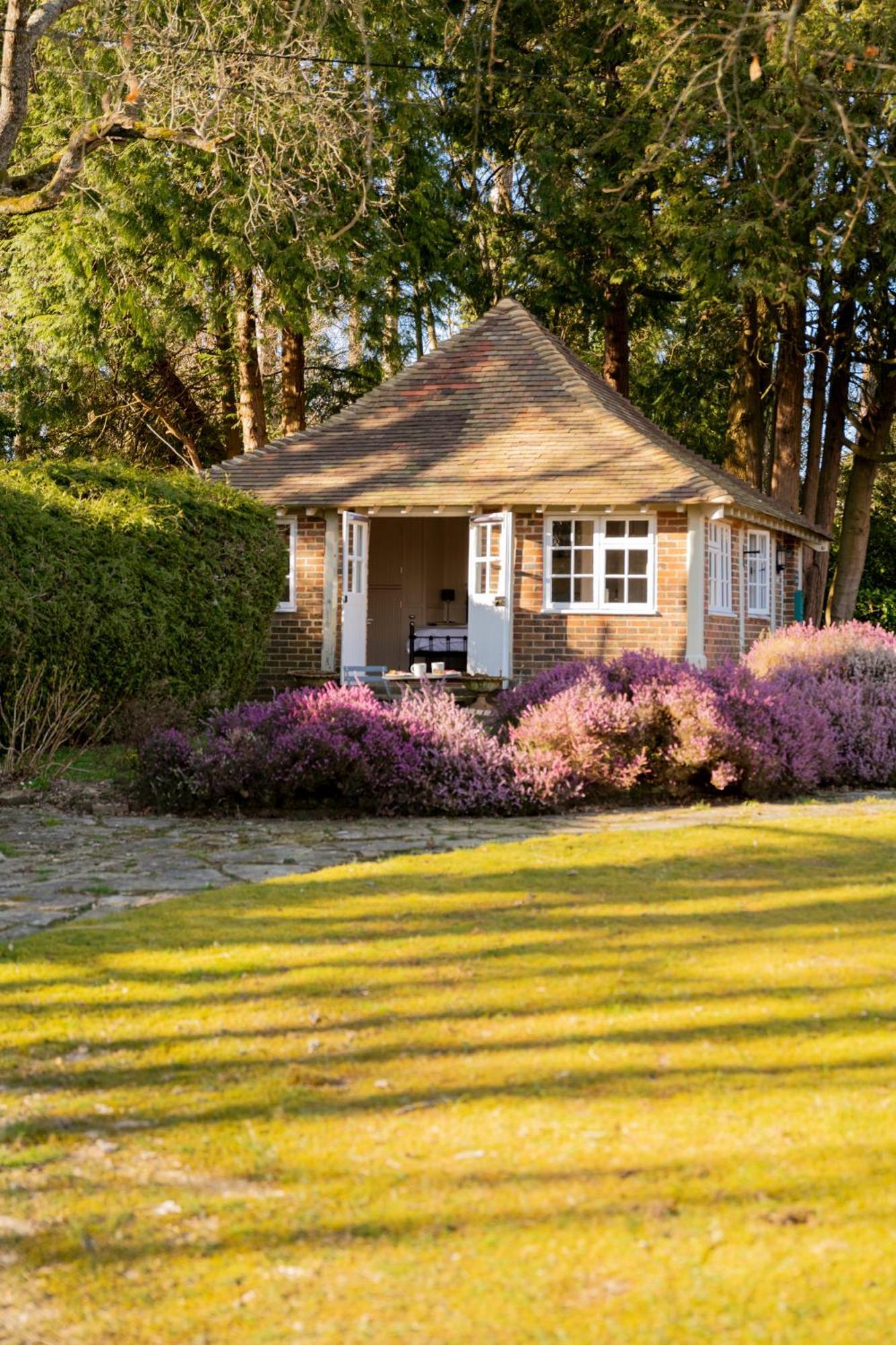 Old Mill Lodge By Huluki Sussex Stays Hurstpierpoint Luaran gambar