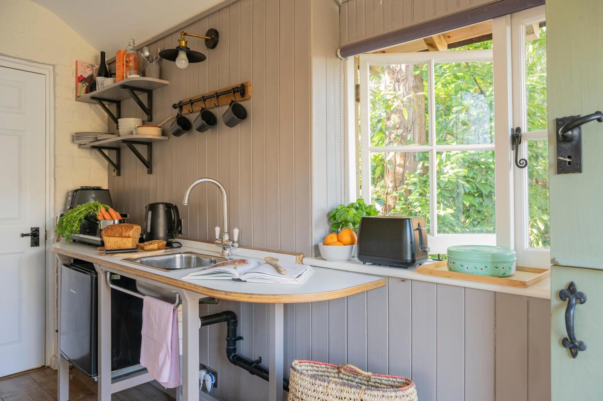 Old Mill Lodge By Huluki Sussex Stays Hurstpierpoint Luaran gambar
