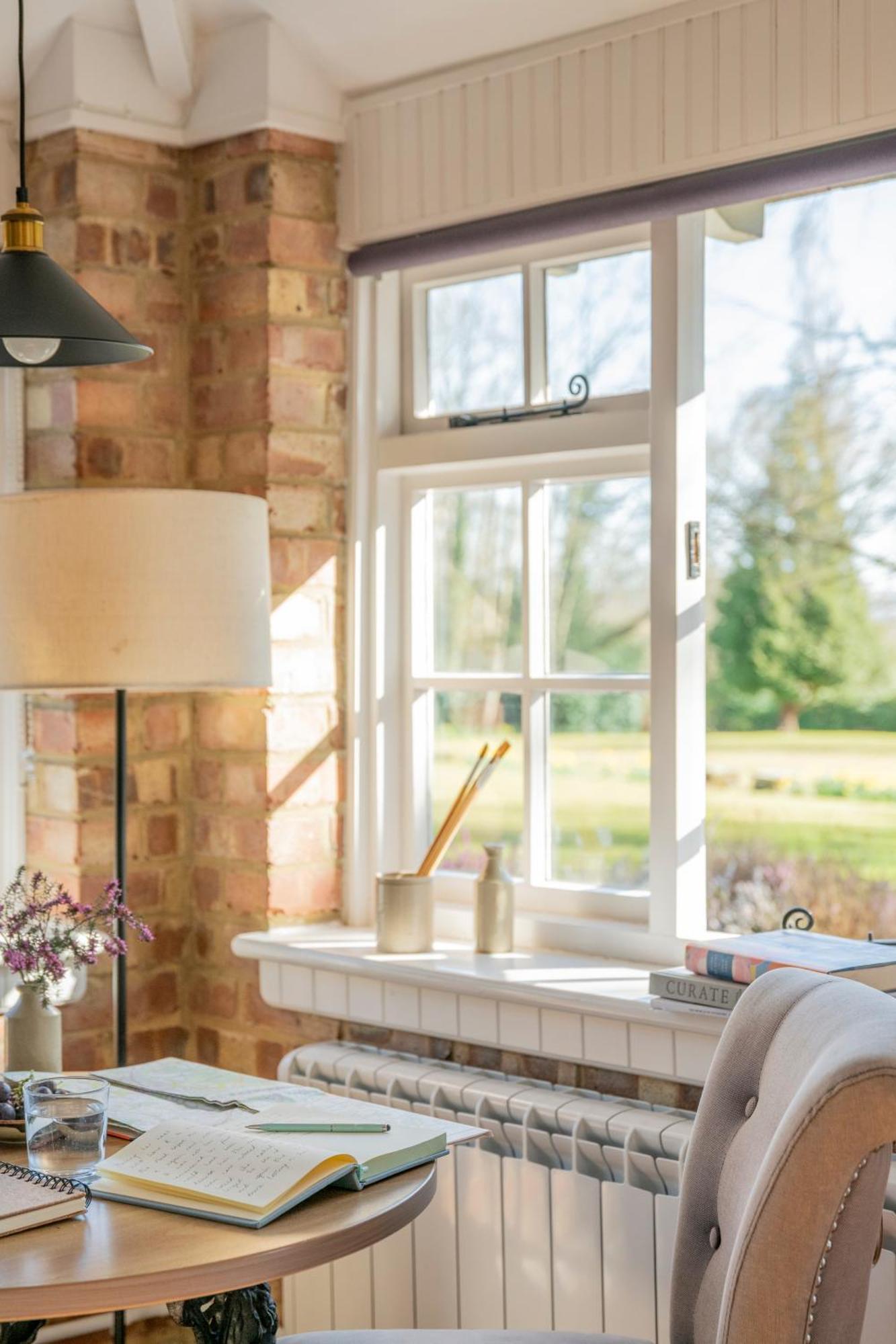 Old Mill Lodge By Huluki Sussex Stays Hurstpierpoint Luaran gambar