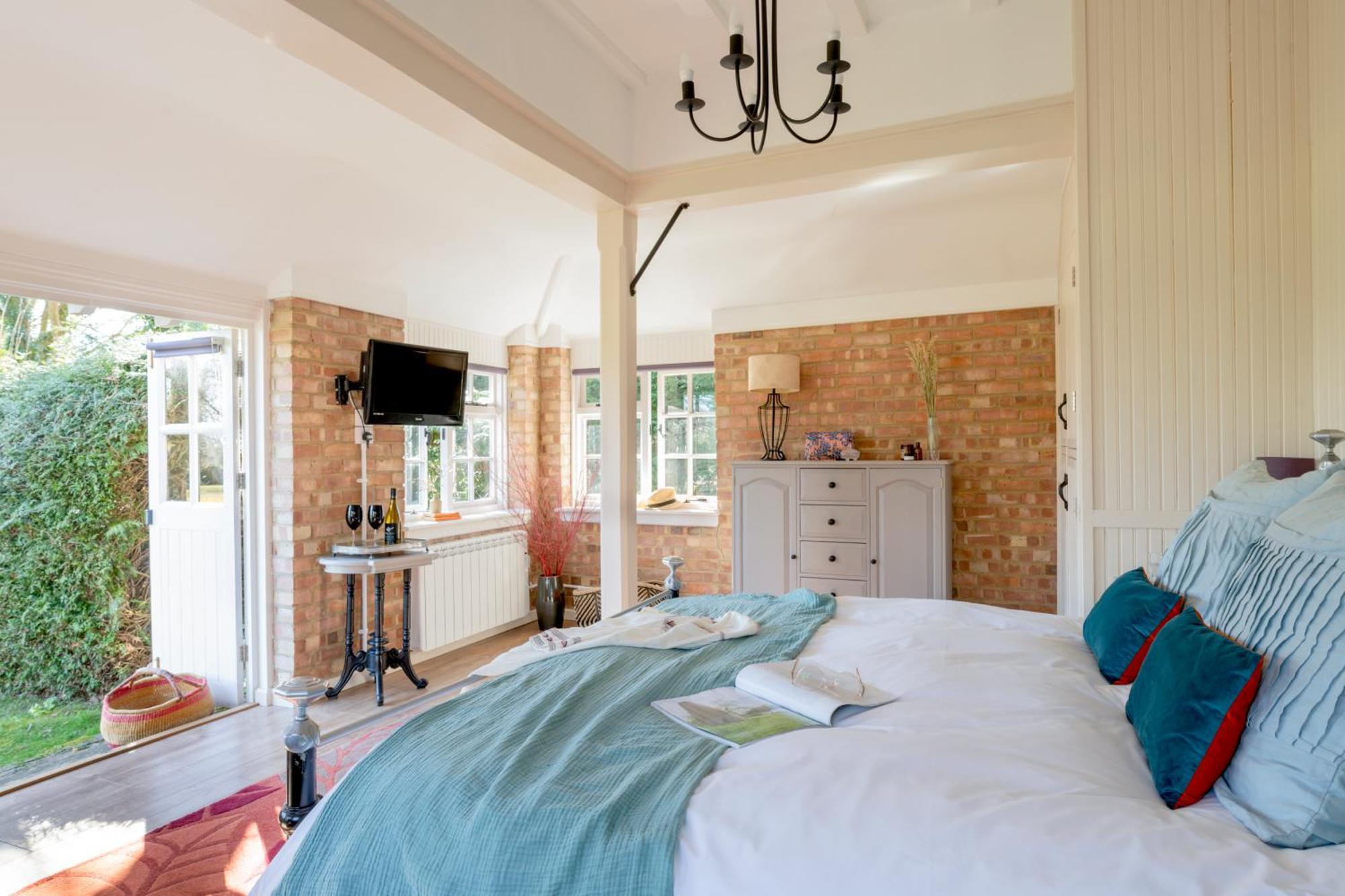 Old Mill Lodge By Huluki Sussex Stays Hurstpierpoint Luaran gambar